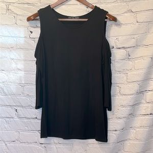 Kim & Cami Black Cold Shoulder Top Size Medium Excellent Condition